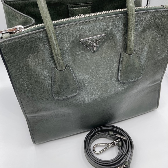PRADA Twin Pocket Tote Green - Picture 5 of 10